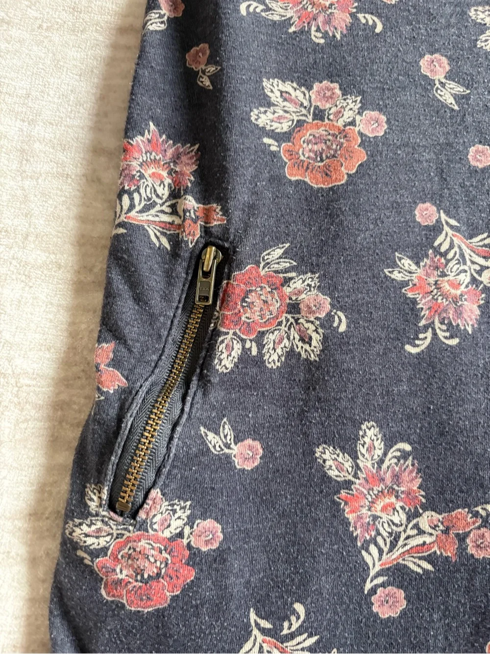 Girls Long Sleeve Floral Grey Dress with Pocket Zippers by Old Navy Size 5T